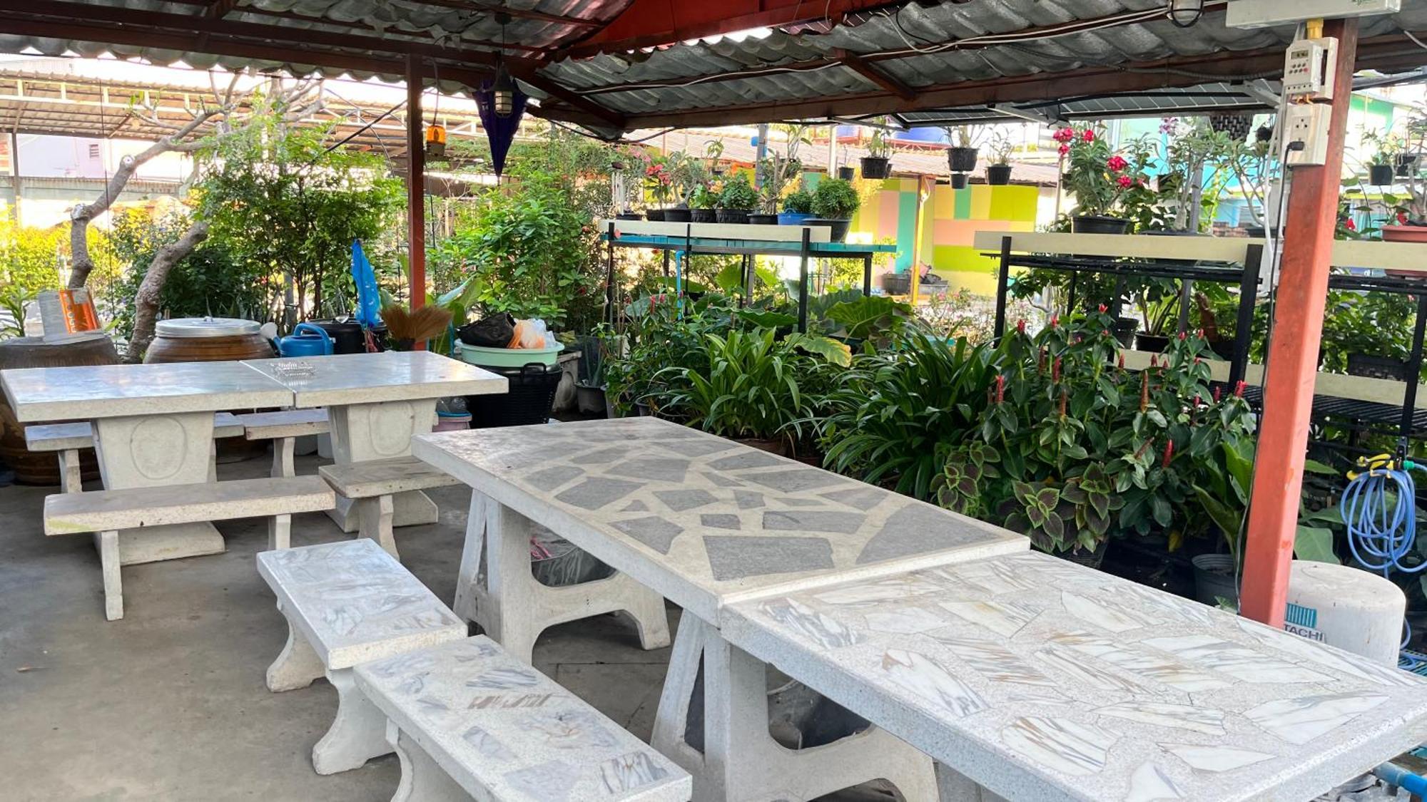 Pa Chalermchai Guesthouse Bangkok Exteriör bild